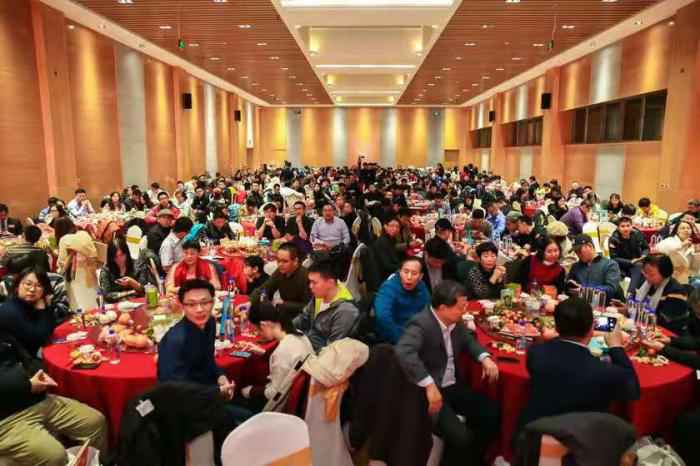 图为中国农业大学北京校友会第四节新春嘉年华活动现场  中国农业大学校友岁末办别样嘉年华